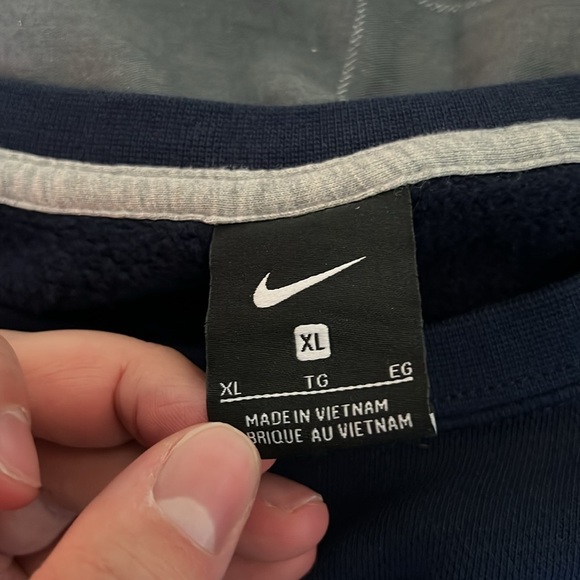 Nike Blue and White Long Sleeve Tee with Vancouver Victoria Print - Picture 4 of 4